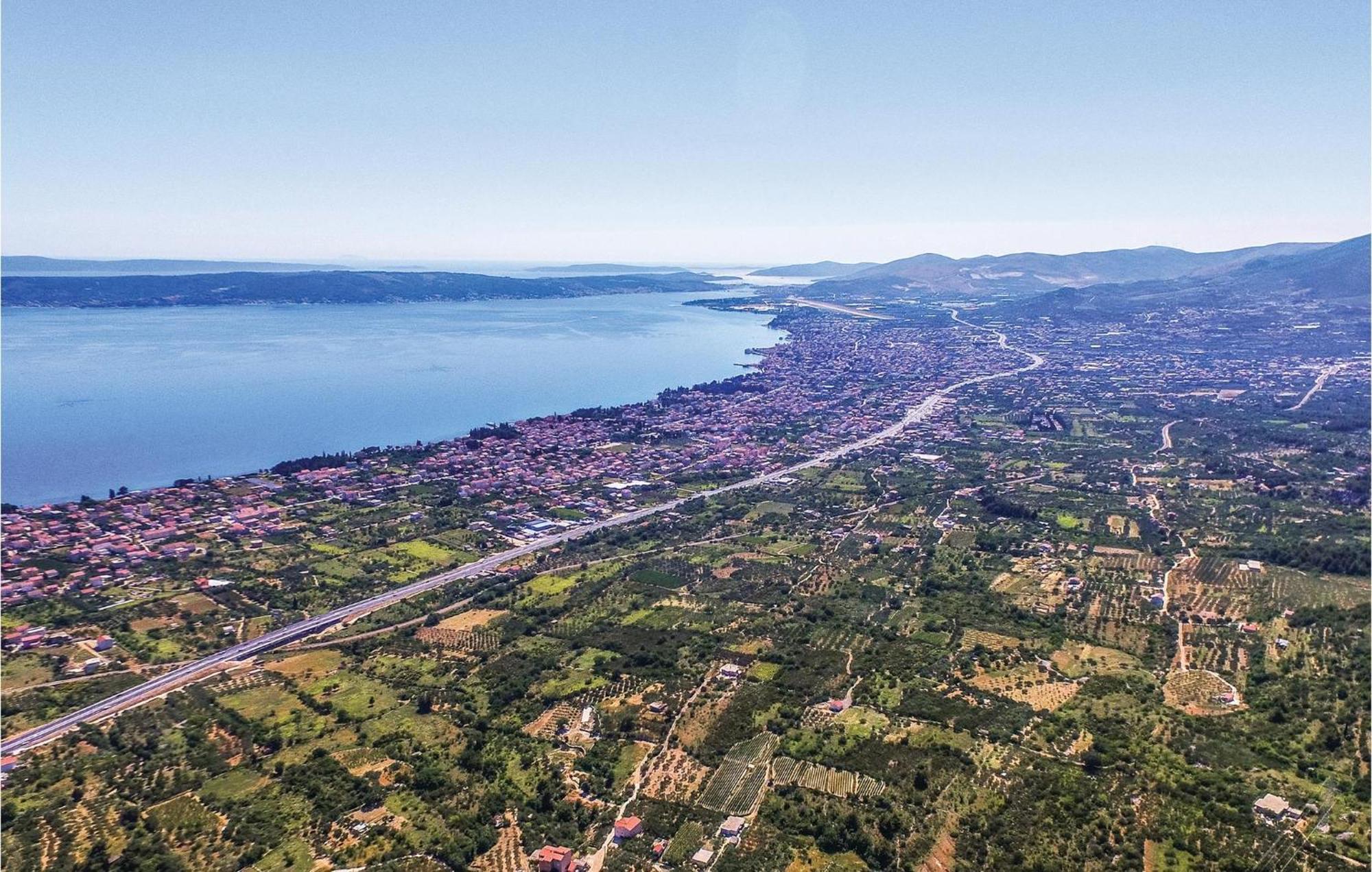 Stunning Apartment In Kastel Stari With Wifi Kaštela Extérieur photo